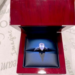 Gorgeous 2 carat Pear Shaped Engagement Ring